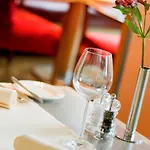 柏林米特诺沃特酒店 4*