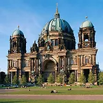 柏林米特诺沃特酒店 4*