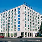 柏林米特诺沃特酒店 酒店 4*