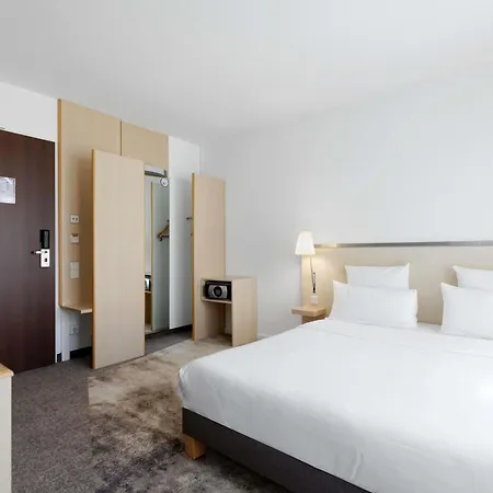 Hotel Novotel Mitte 4*